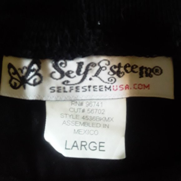 Black and red t-shirt - Picture 3 of 3